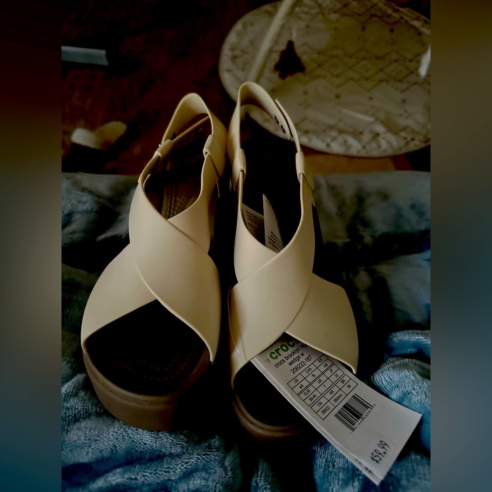 Croc wedges
